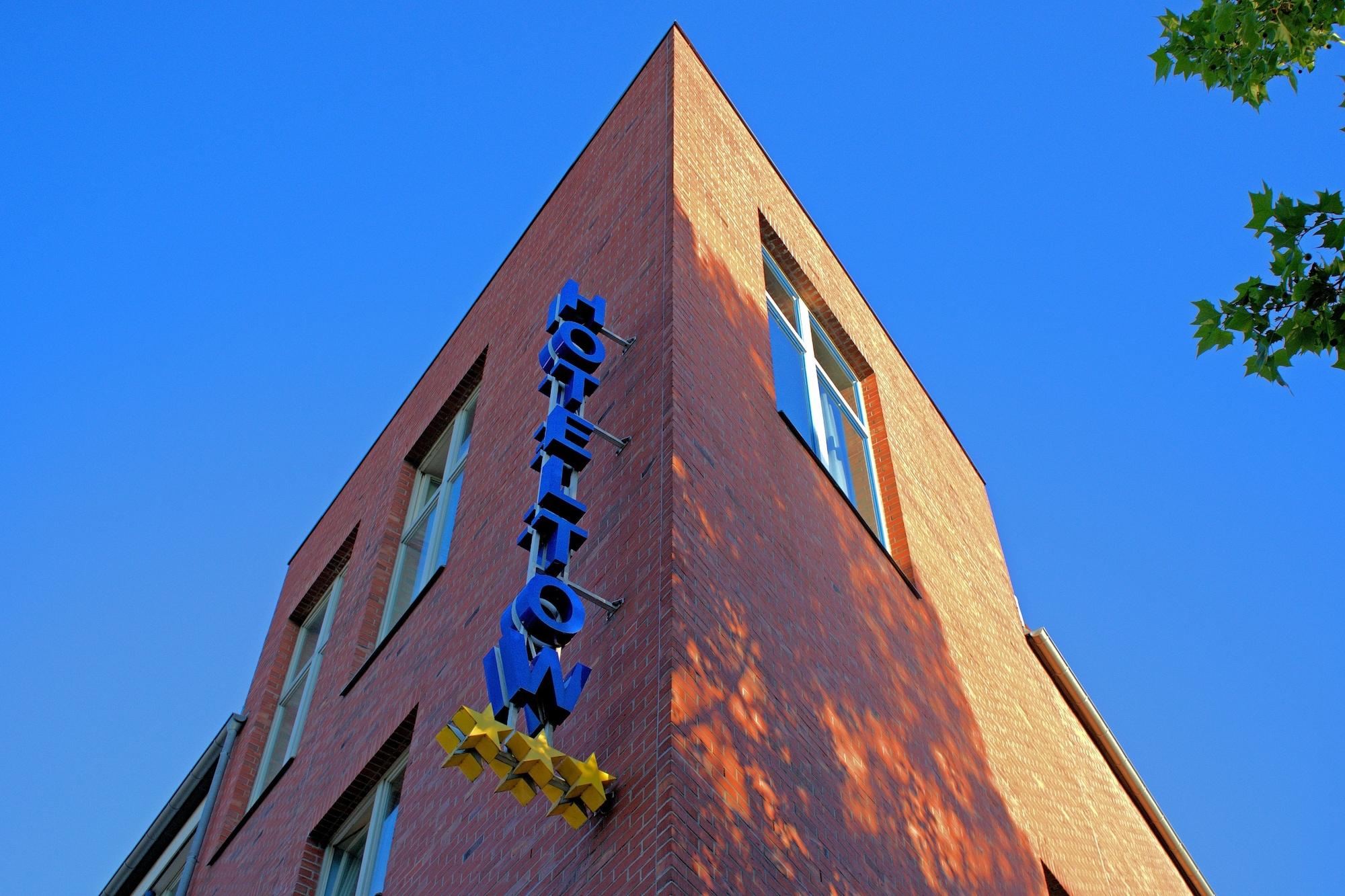 H24 Hoteltow Esterno foto
