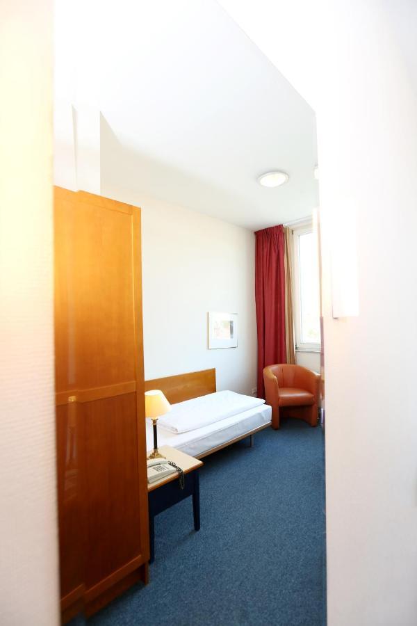 H24 Hoteltow Esterno foto