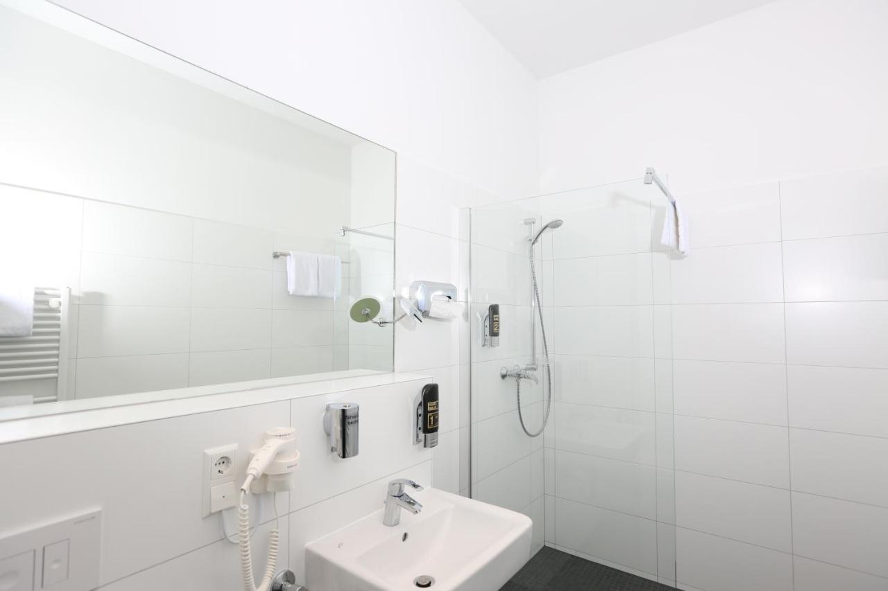 H24 Hoteltow Esterno foto