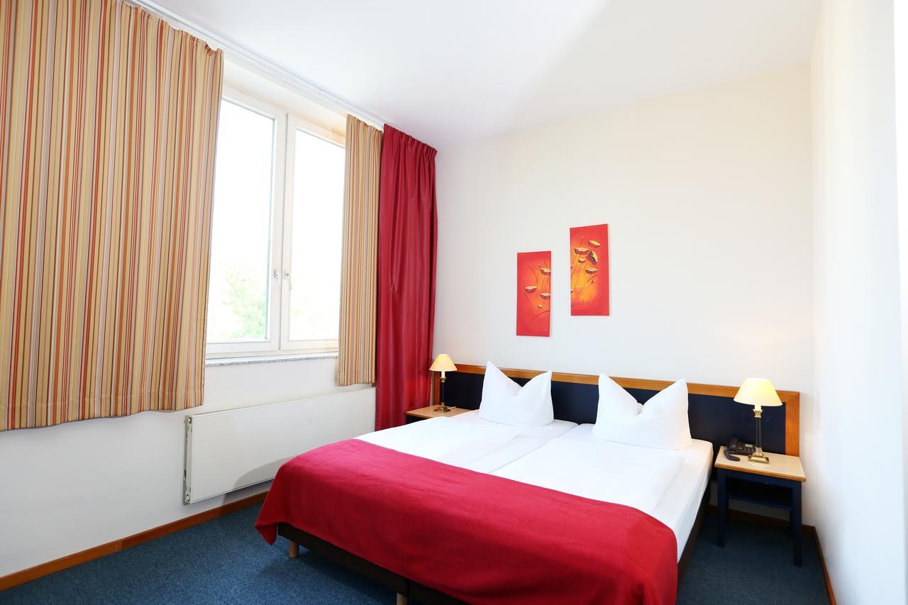H24 Hoteltow Esterno foto