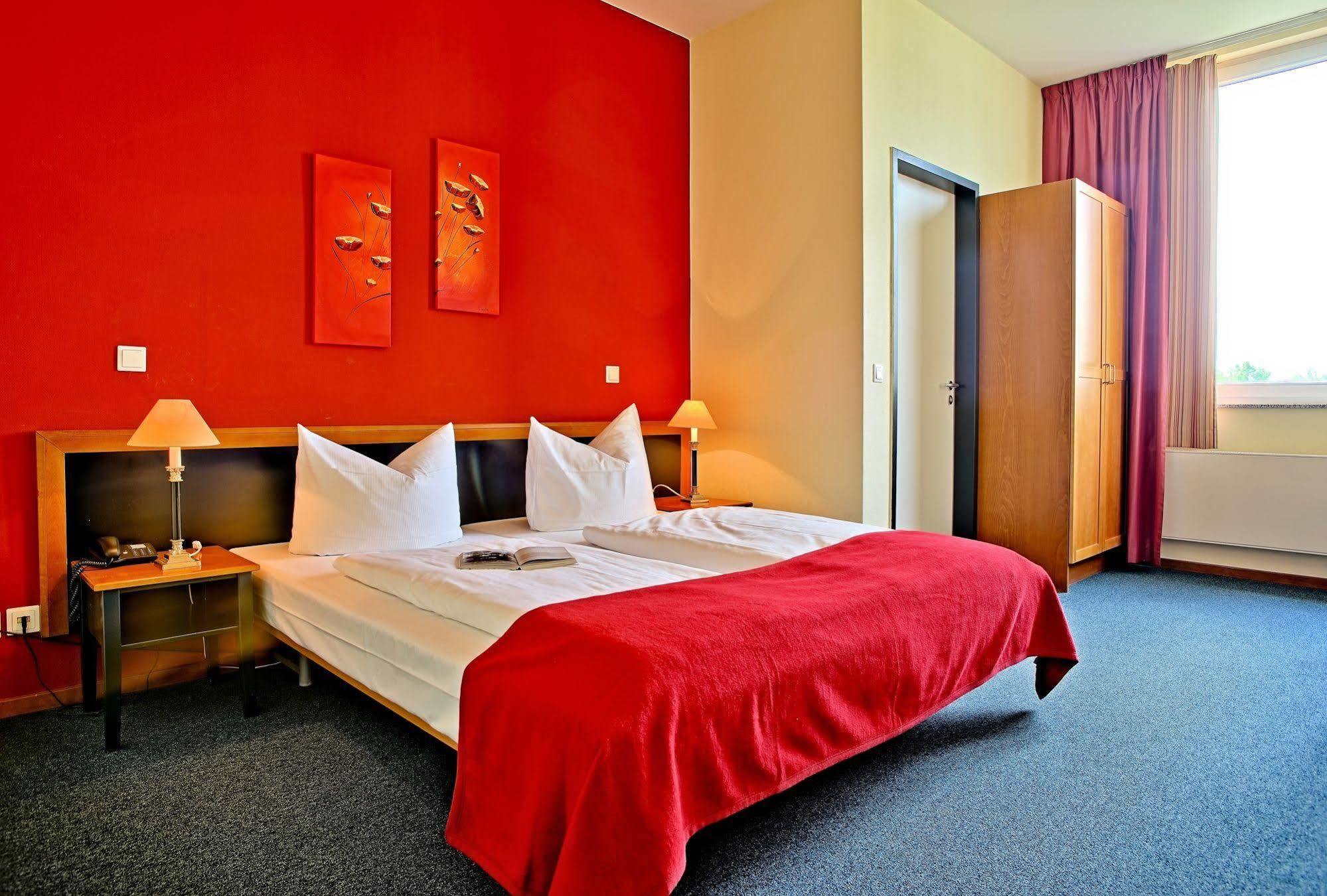 H24 Hoteltow Esterno foto