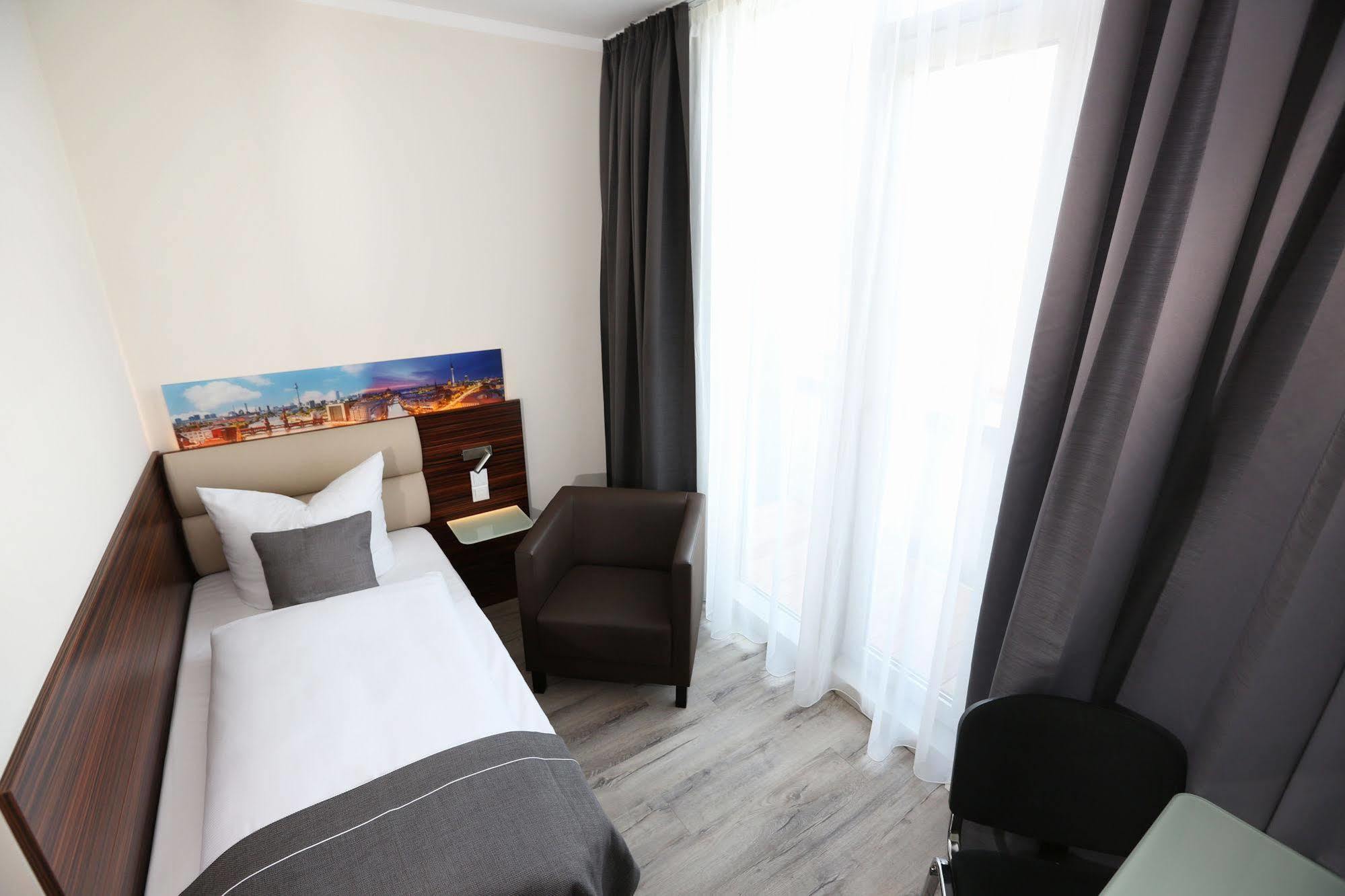 H24 Hoteltow Esterno foto